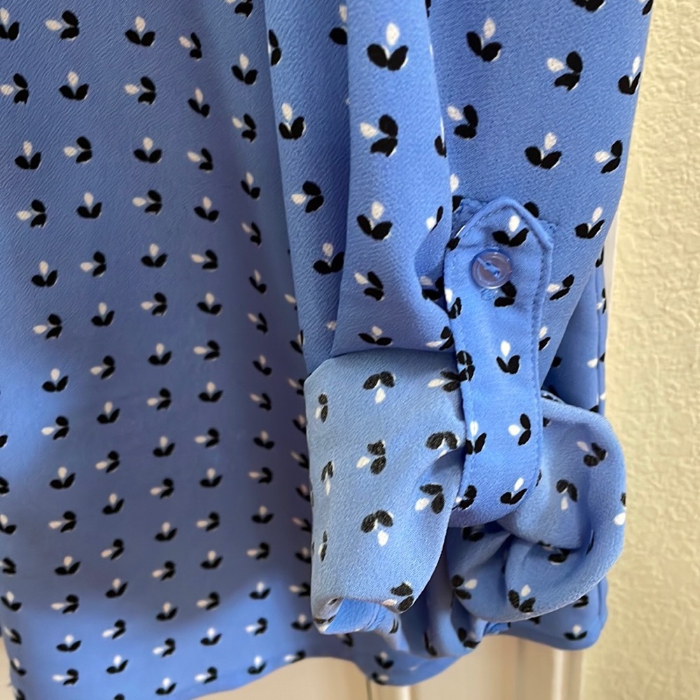 💙💙NWT THE LIMITED OUTFIT BUNDLE!!  4 - Picture 10 of 15